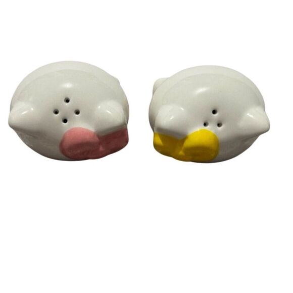 Sanrio Hello Kitty & Mimmy Ceramic Salt and Pepper Shakers - Picture 5 of 6